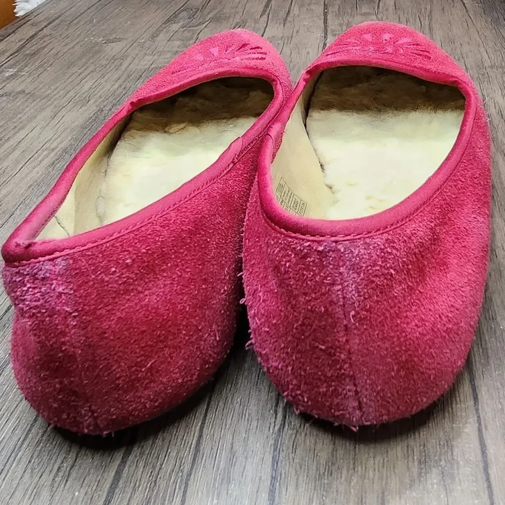 ❤️2/$18 Slip On Sherpa Lined Shearling Suede Logo Flats Size 5